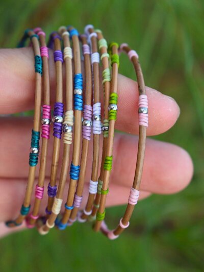 Bracelet jonc en aiguille de pin "perle individuelle "