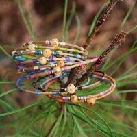 Bracelet jonc en aiguille de pin "perle bois de pin"