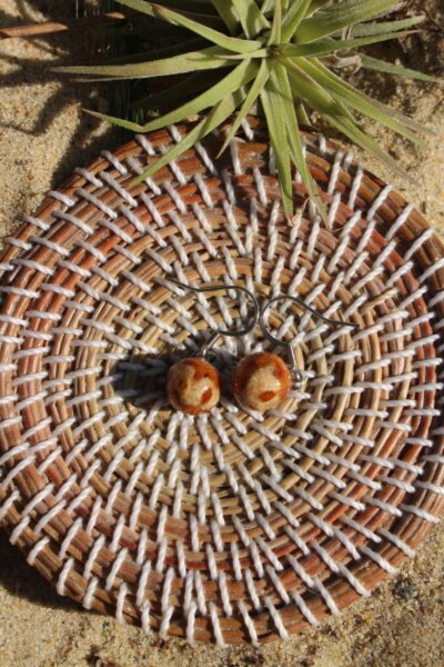 Boucles d'oreilles "boules bois de pigne" – Image 3