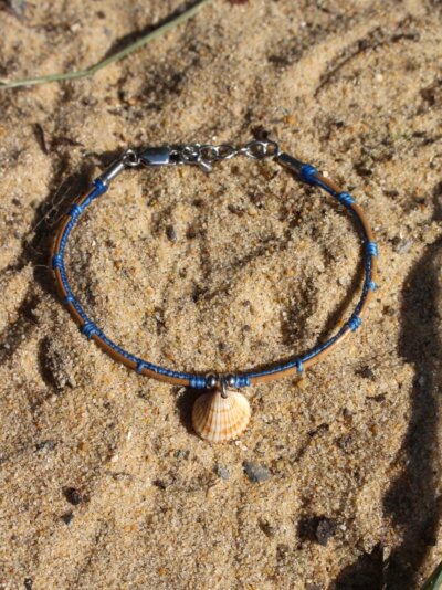 Bracelet jonc en aiguille de pin bleu "coquillage" – Image 3