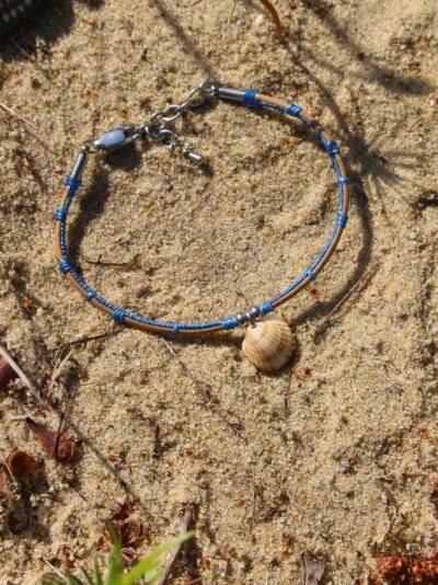 Bracelet jonc en aiguille de pin bleu "coquillage"
